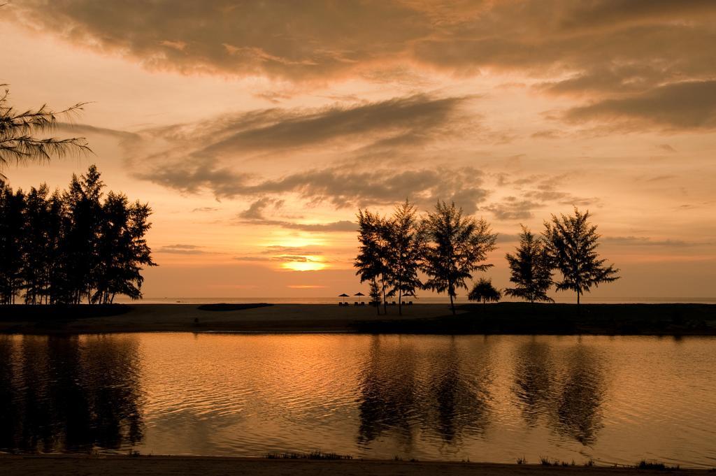 Wanakarn Beach Resort & Spa พังงา ภายนอก รูปภาพ
