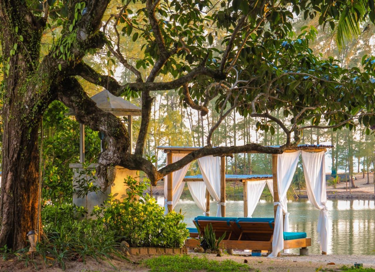 Wanakarn Beach Resort & Spa พังงา ภายนอก รูปภาพ