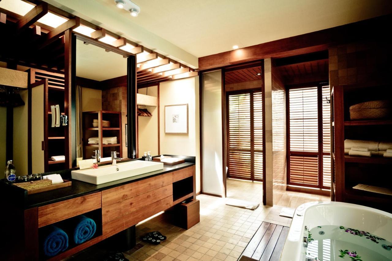 Wanakarn Beach Resort & Spa พังงา ภายนอก รูปภาพ